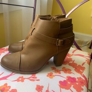 LC Lauren Conrad Tan Bootie